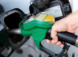 Benzin ve motorine büyük indirim! Fiyatlara yansıyacak mı?