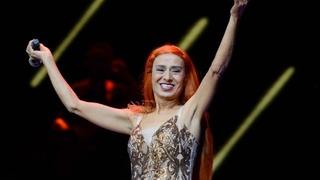 Yıldız Tilbe imajıyla dikkat çekti! Asker tıraşı oldu