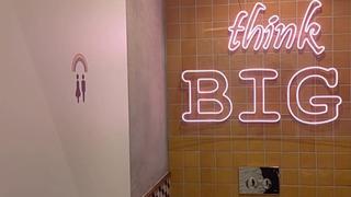 LGBT'lere özel tuvalet iddiası gündem oldu! Görüntüler sonrası AVM'deki restorandan açıklama geldi: Yanlış anlaşılma...