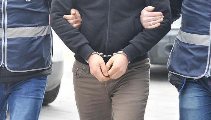 Aynı okulda 11 kız öğrenciye cinsel istismar! İğrenç iddia sonrası ortaokul öğretmeni tutuklandı
