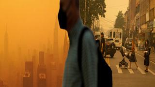 ABD’de panik: Gökyüzü kızıla büründü! “Dışarı çıkmayın uyarısı” yapıldı... Hava kalitesi düşünce maskeler geri döndü