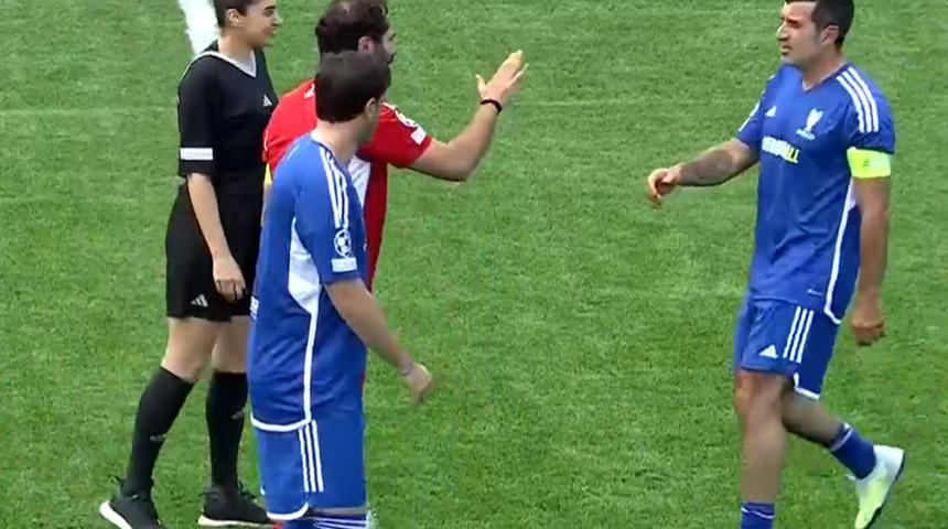 Eski dünya yıldızları sahada! Figo'nun takımı Hamit Altıntop'un takımına karşı... Volkan Demirel gündem oldu...