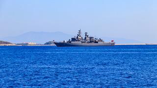 Ellerinde kesici aletlerle dolaşıyorlardı, Türk bayraklı gemide personel kendini kilitledi! Denizcilik Genel Müdürlüğü açıkladı: 15 kaçak şahıs tespit edildi, İtalya'da müdahale edilecek