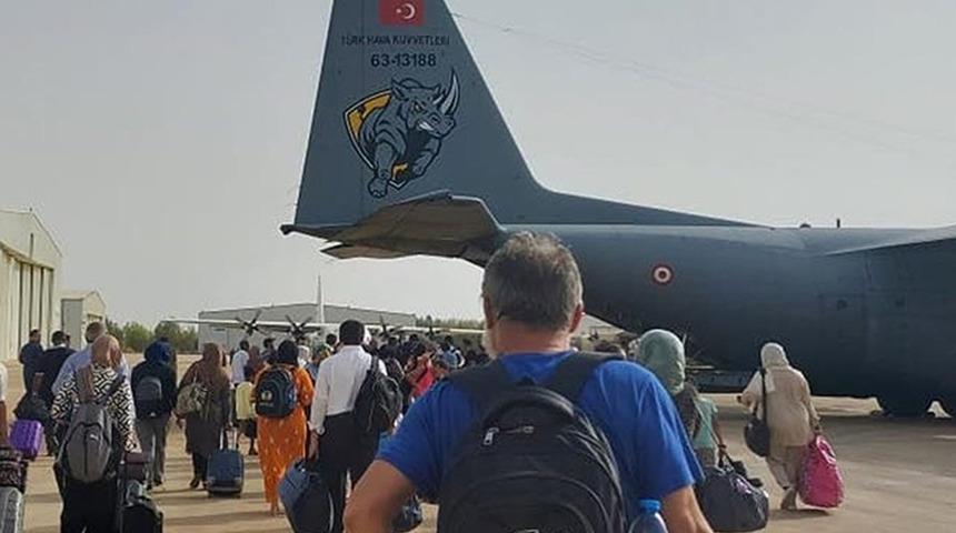 Dışişleri Bakanlığı duyurdu! Sudan'dan 1961 Türk vatandaşı tahliye edildi