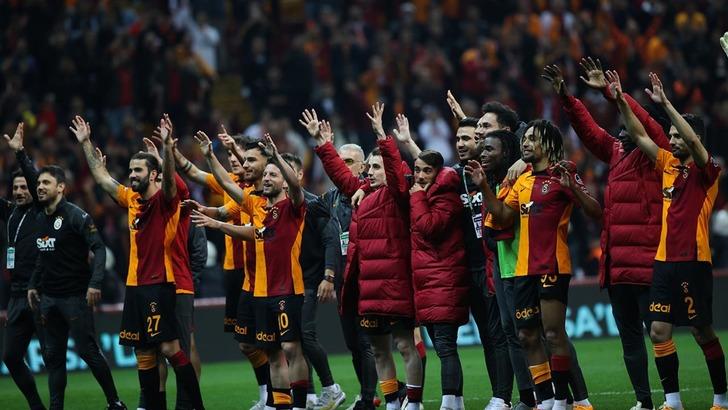 Okan Buruk transfer istediği bölgeleri tek tek açıkladı, rakiplere göndermede bulundu! Arda Güler açıklaması... G4