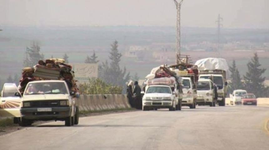 Türkiye'ye kaçış! Yüz binlerce Suriyeli yollara düştü..
