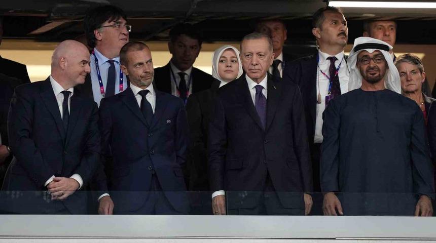 D&uuml;nyanın g&ouml;z&uuml; İstanbul'da! Cumhurbaşkanı Erdoğan ma&ccedil;ı o isimlerle takip etti
