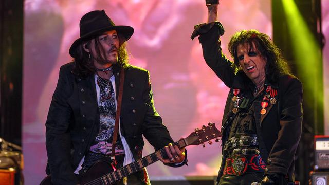 Dünya starı Johnny Depp İstanbul'da konser verdi!
