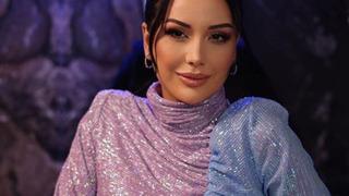 Dilan Polat yanında getirdiği büyük çöp poşetinin içinden tomarla para çıkarıp düğünde taktı