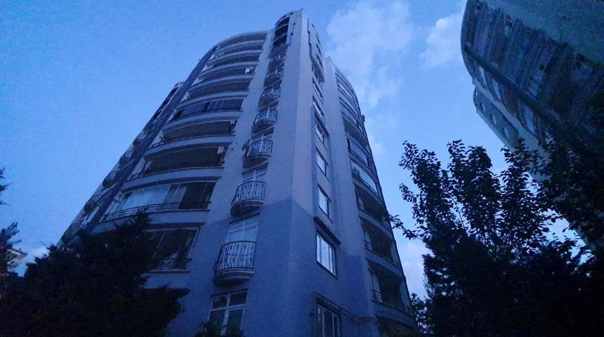 Kan donduran vahşet! Annesi ve kız kardeşini odaya kilitleyip babasının boğazını kesti