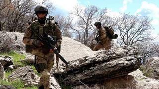 Taciz ateşi açan teröristler etkisiz hale getirildi! Mehmetçik'ten Zeytin Dalı bölgesinde operasyon