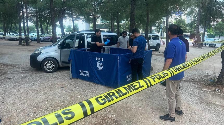 Antalya'da bir kişi araçta ölü bulundu