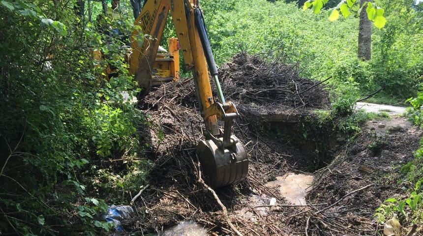 Ordu'nun Aybastı ilçesinde sağanak bazı yollarda hasara yol açtı