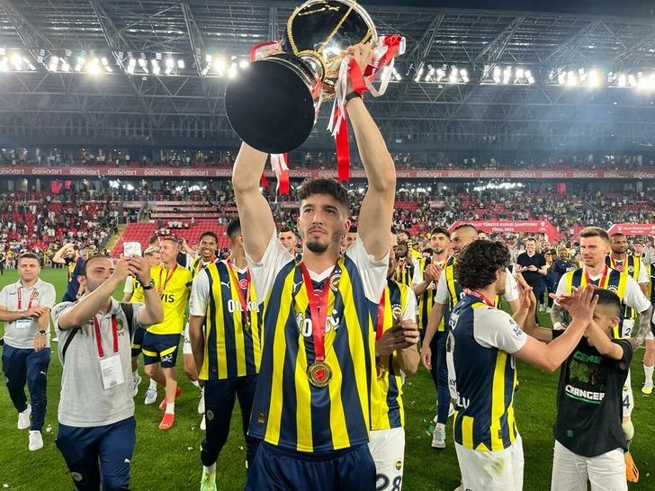 Ziraat Türkiye Kupası'nda şampiyon Fenerbahçe! Batshuayi duble yaptı, Sarı-Lacivertliler Başakşehir'i 2-0 mağlup etti G4