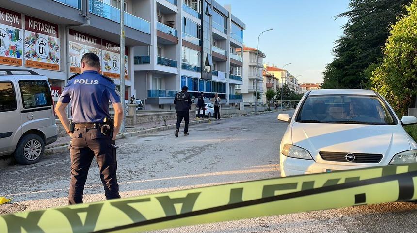 Afyonkarahisar'da çıkan silahlı kavgada 3 kişi yaralandı