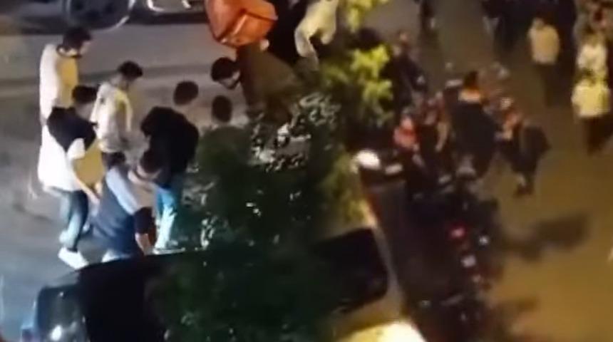 Yer: İstanbul! 17 yaşındaki genç kız yardım çığlığı attı, sokak ayağa kalktı