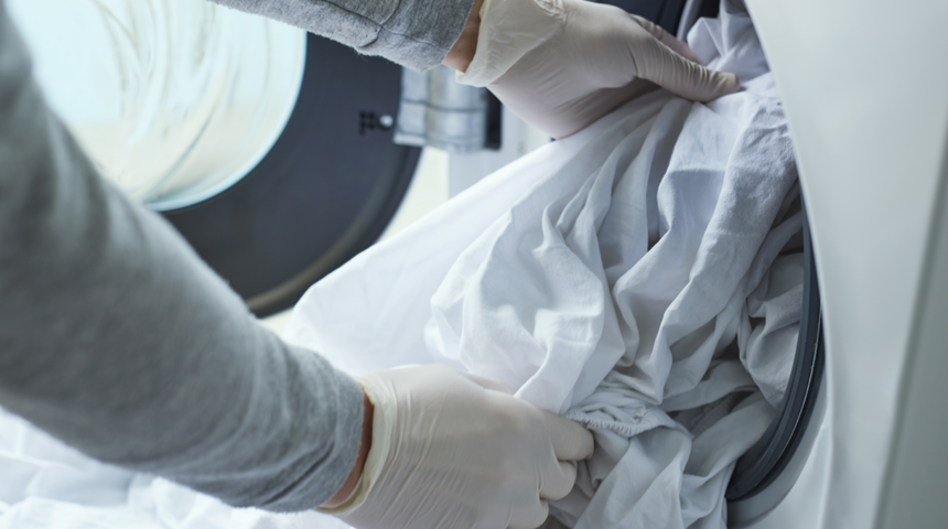 &Ccedil;arşafları tek yıkamada bembeyaz yapıyor! Deterjan kullanmaya gerek kalmıyor