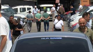 Bayram öncesi ikinci el oto pazarında hareketlilik! 'Geçen haftaya göre bile fiyatlar yükselmiş'