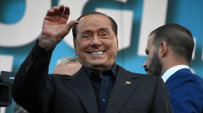 Silvio Berlusconi öldü mü, neden öldü? İtalya eski Başbakanı Silvio Berlusconi kimdir, kaç yaşındaydı? İtalya'yı yasa boğan ölüm!