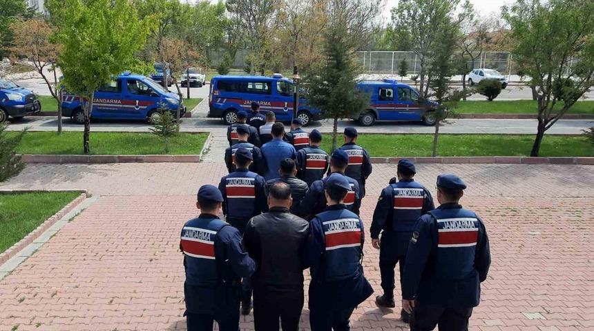 Aranan ve hapis cezası olan 3 şahıs JASAT ekiplerince yakalandı