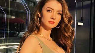 Burcu Özberk duş sonrası paylaştı! Göğüs dekolteli pozuyla hayran bıraktı