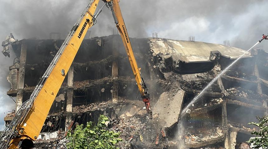 Başakşehir'de fabrikada çıkan yangını söndürme çalışmaları 54 saattir sürüyor