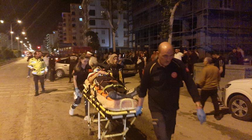 Çorum’da park halindeki 3 araca çarpan otomobilin sürücüsü yaralandı