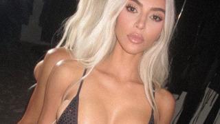 Kim Kardashian kardeşi Kendall Jenner'a özendi! İçine hiçbir şey giymeyince...