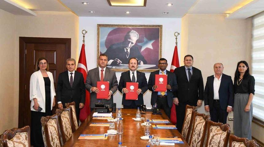 Mersin’de 24 derslikli ilkokul yapımı protokolü imzalandı