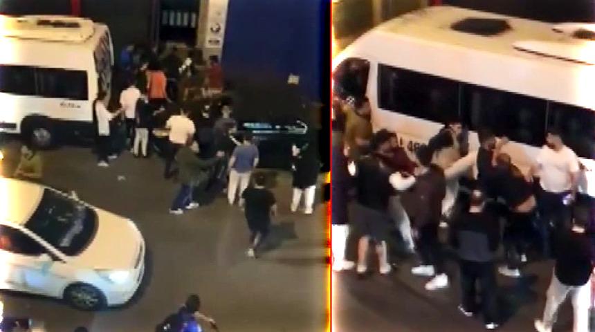 Kadınları taciz eden şüpheliye meydan dayağı! O iddia sonrası tekme tokat saldırdılar, anbean görüntülendi