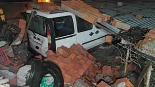 Kastamonu'da istinat duvarının yıkılması sonucu 6 araç hasar gördü