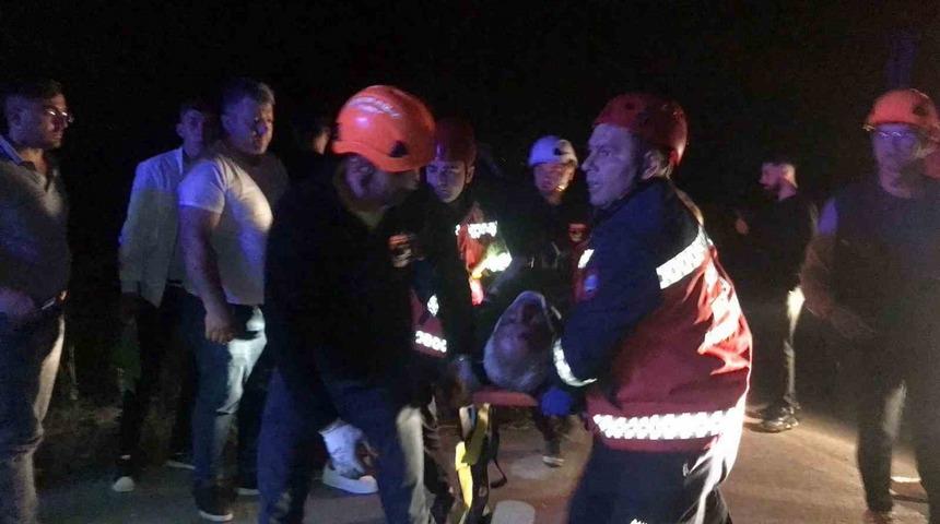 Direksiyon başında kalp krizi ge&ccedil;irdi: 112&rsquo;yi aradığı esnada aracıyla şarampole devrildi