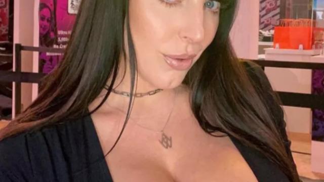 Fenomen isim Angela White gelecekteki sevgilisine sosyal medyadan seslendi! “Kralımı arıyorum”