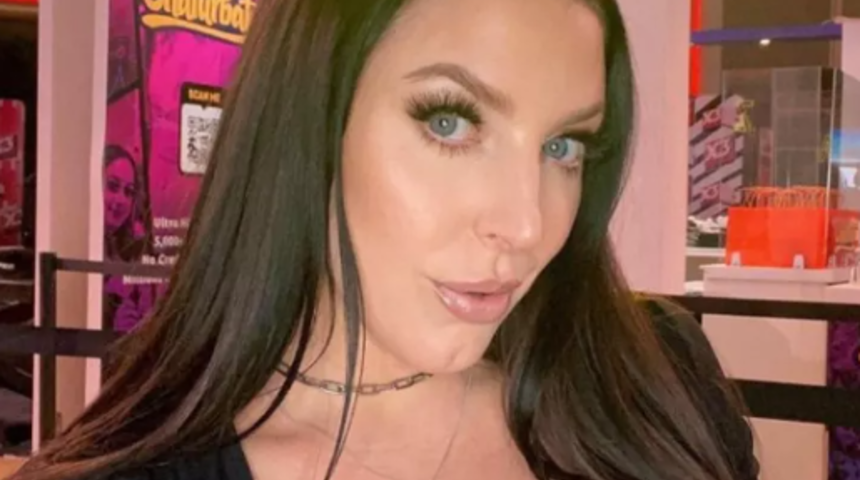 Fenomen isim Angela White gelecekteki sevgilisine sosyal medyadan seslendi! “Kralımı arıyorum”