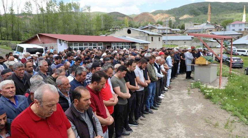 Kazada hayatını kaybeden bisiklet sürücüsü son yolculuğuna uğurlandı