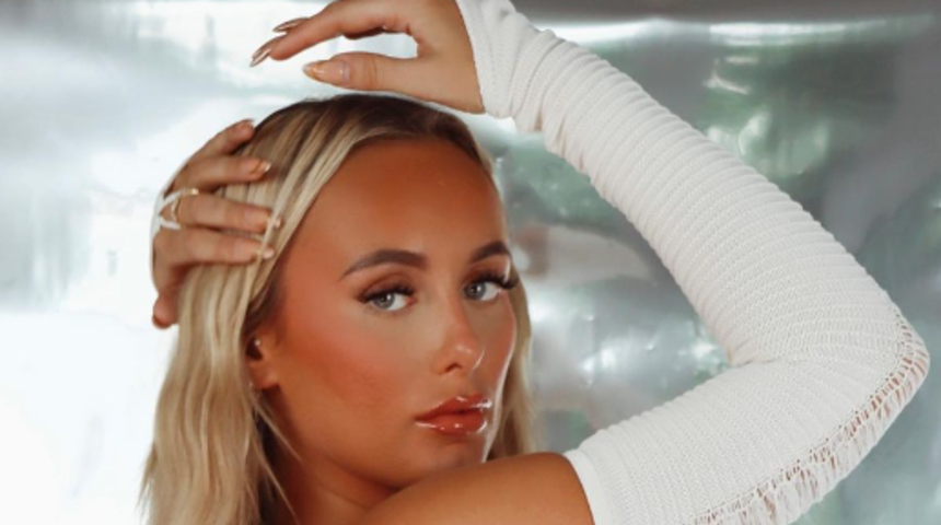 Millie Court yaza çabuk alıştı! Bikinili pozlar sosyal medyayı salladı... Beğeni butonu çöktü