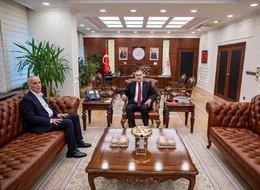 Asgari ücrete zamda ikinci görüşme! Bakan Işıkhan TÜRK-İŞ Başkanı Atalay’ı kabul etti: Bu talep gündeme getirildi…