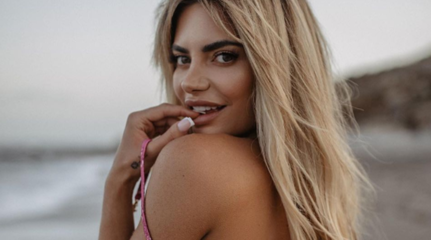 Megan Barton Hanson cimri bikinisiyle karın kası şovu yaptı! Sosyal medyayı alev alev yaktı