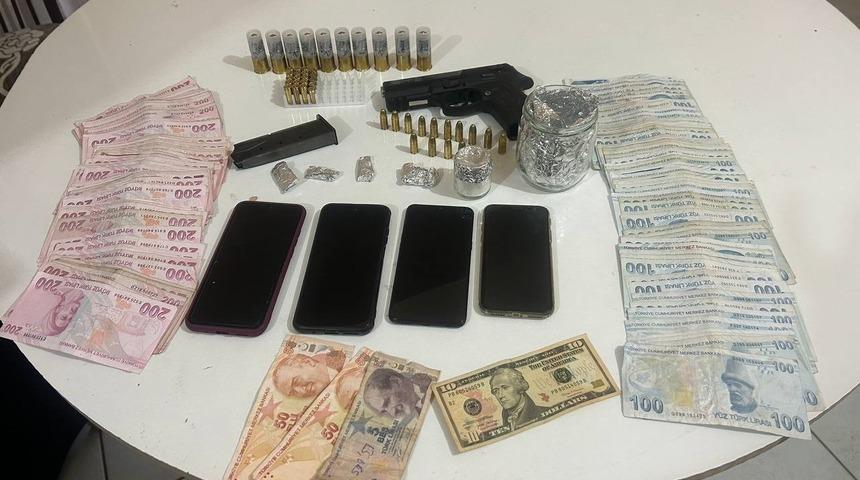 Siverek&rsquo;te uyuşturucu tacirlerine operasyon: 10 g&ouml;zaltı