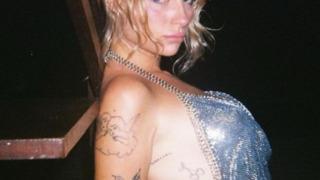 Lottie Moss çıplak pozlarına bir yenisini daha ekledi! Ayna karşısında poz verdi... Onu kimse durduramıyor