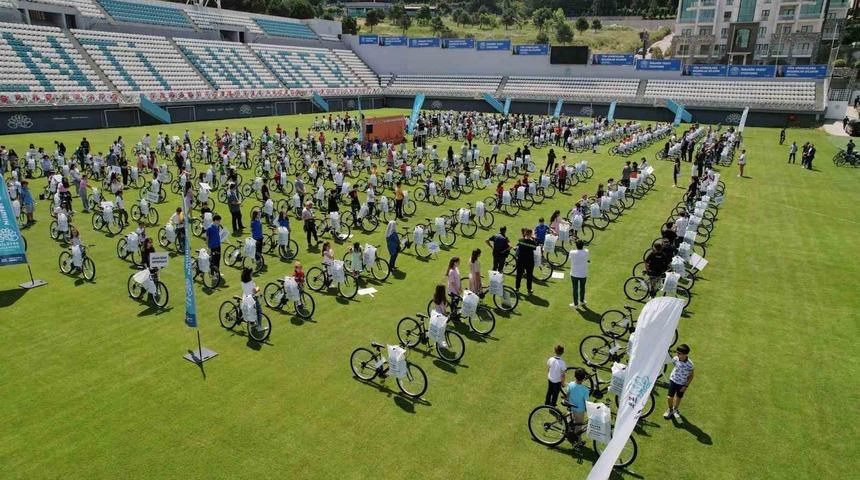 Nilüfer Belediyesi’nden en çalışkan öğrencilere bisiklet ödülü