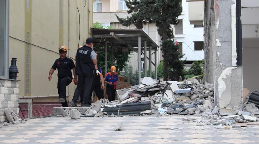 Kahramanmaraş'ta ağır hasarlı binadaki asansörün düşmesi sonucu bir kişi öldü