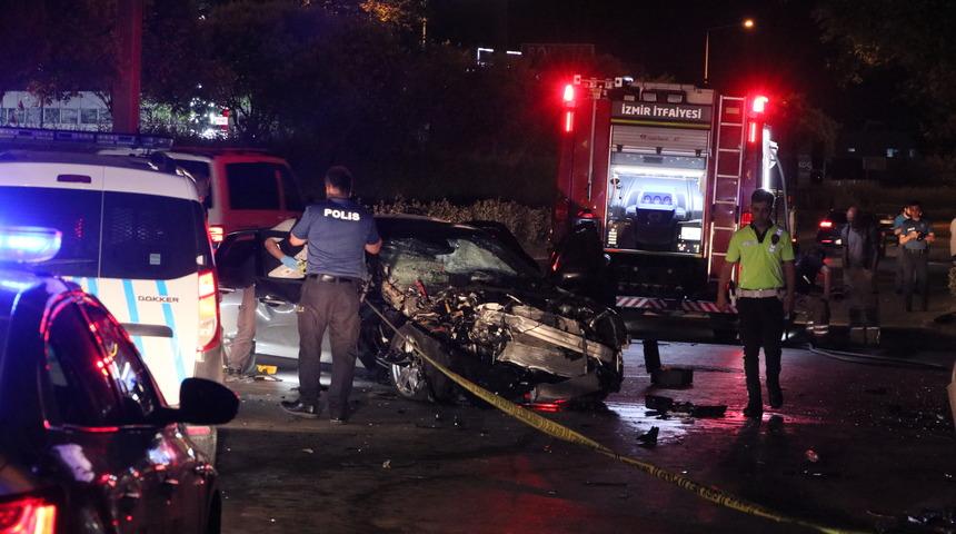 İzmir'de otomobilin kamyonete çarpması sonucu 1 kişi öldü