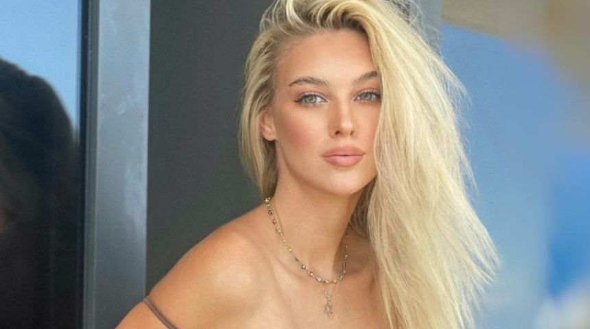 Sosyal medya fenomeni Veronika Rajek göğüs dekolteli bluzuyla bir görene bir daha baktırdı! Dekoltesine kimse anlam veremedi