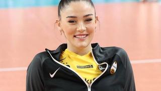 Voleybolcu Zehra Güneş'ten havuz pozu! Güneş kremi sürmeyince...