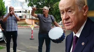 Devlet Bahçeli söyledi! Davullu zurnalı kutlama yapıp Türk bayrakları astılar…