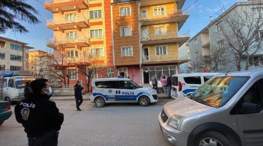 Eşini sırtından bıçaklamıştı! Mahkemede dehşete düşüren sözler: 'Beni aldattığından şüphelendim...'