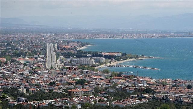 Edremit’te sokağa izmarit atanlara ceza gelecek