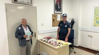 Ekipler bile şaştı kaldı! Dilencinin üzerinden 34 bin TL çıktı