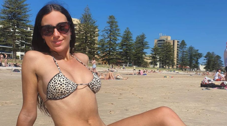 Avustralyalı sosyal medya fenomeni mayosu uygunsuz bulununca tepkiyle karşılandı! Tartışma anlarını paylaştı